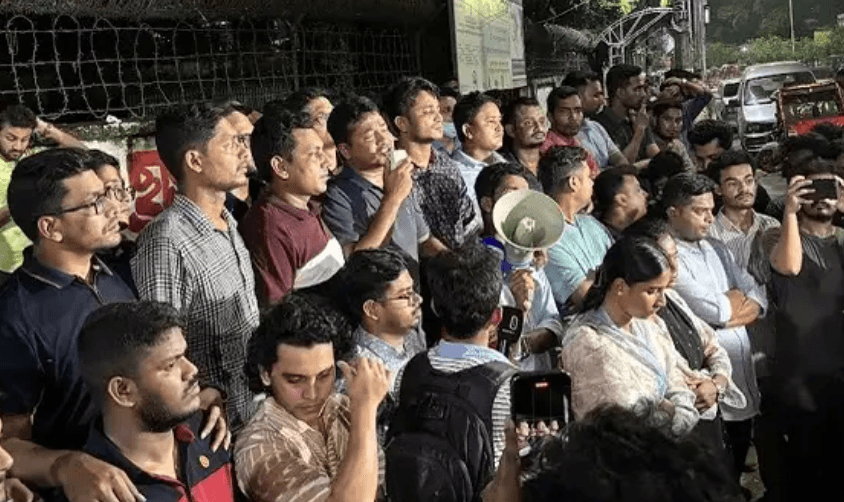 জবি ছাত্রদল নেতা জুবায়েদ খুন, বিচার দাবিতে ঢাবিতে বিক্ষোভ মিছিল