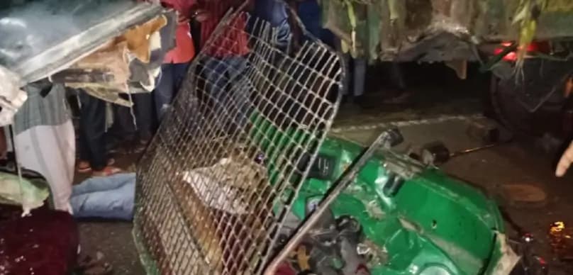 নেত্রকোণা-ময়মনসিংহ মহাসড়কে ট্রাকের পেছনে সিএনজির ধাক্কা, নিহত ২