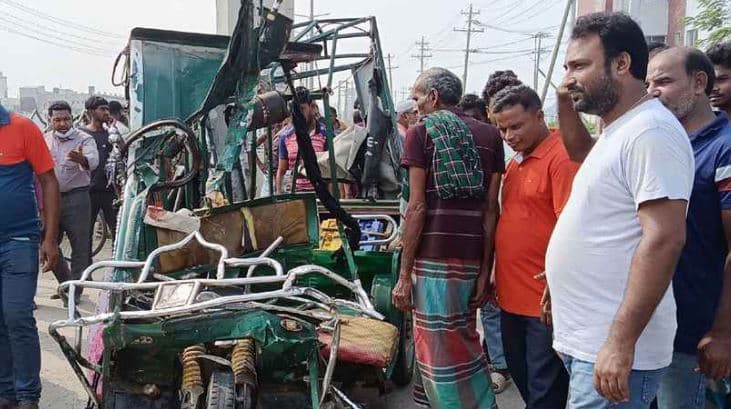 জামালপুরে কাভার্ডভ্যানের ধাক্কায় ইজিবাইকে ৪ জন নিহত
