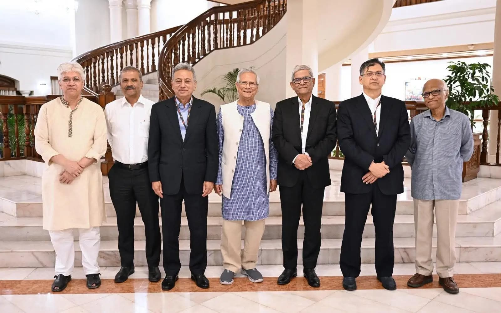 দলীয় লোক অপসারণ করে তত্ত্বাবধায়ক সরকার গঠনের দাবি বিএনপির