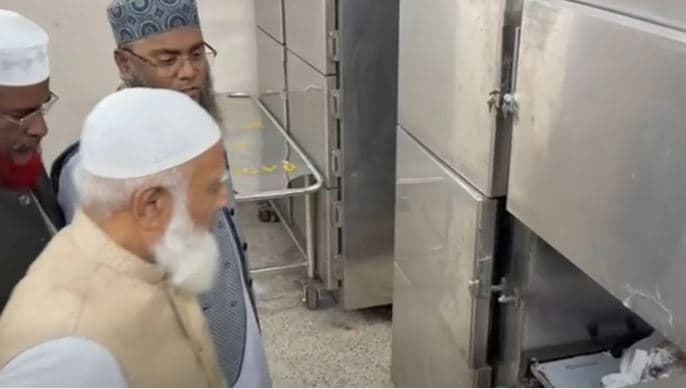 লন্ডন থেকে ফিরে হাদির লাশ দেখতে হাসপাতালে জামায়াত আমির