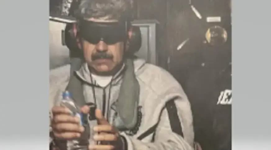 মার্কিন যুদ্ধজাহাজে বন্দি মাদুরো, ছবি প্রকাশ ট্রাম্পের