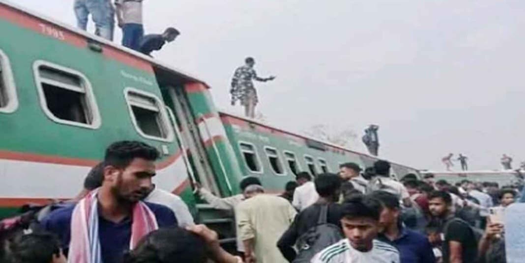 নীলসাগর এক্সপ্রেসের ৯ বগি লাইনচ্যুত, বন্ধ রেল যোগাযোগ, বহু হতাহতের সংখ্যা