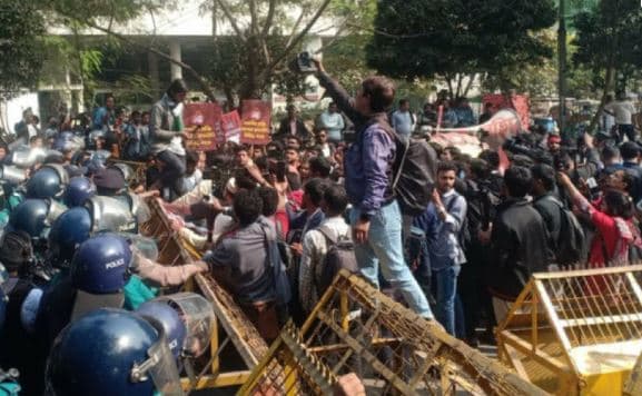 ১৪ দল ও জাতীয় পার্টির প্রার্থীদের মনোনয়ন বাতিলের দাবি জুলাই ঐক্যের, স্মারকলিপি