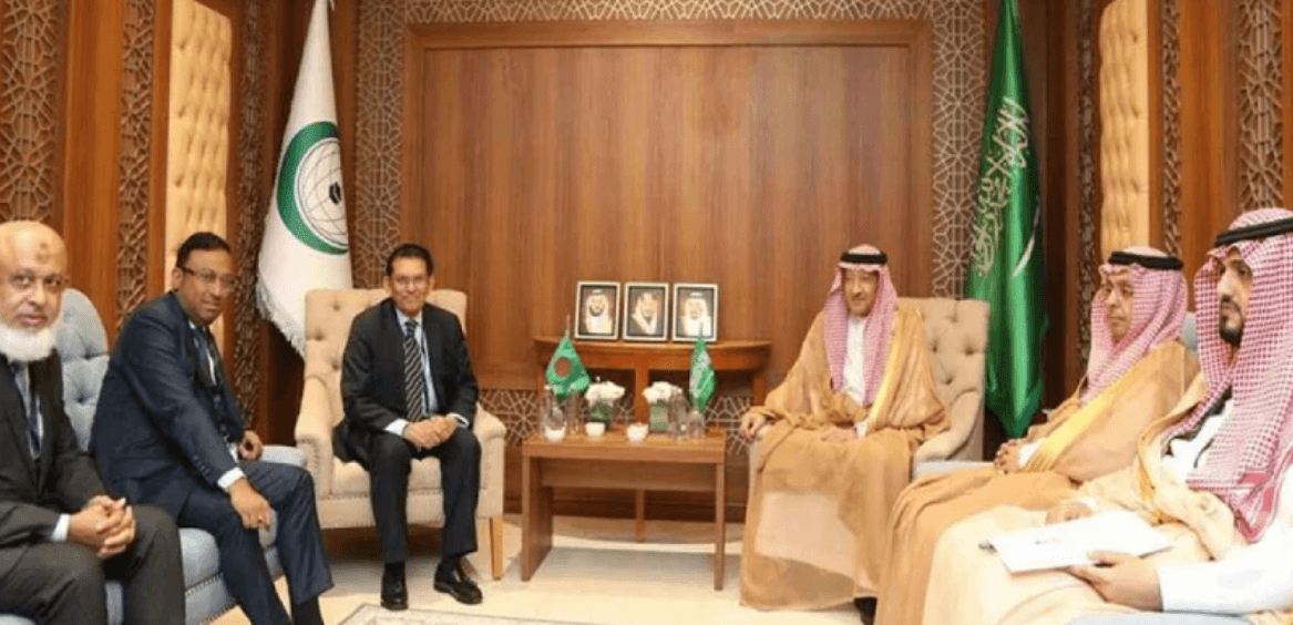 ওআইসির শীর্ষ নেতাদের সঙ্গে পররাষ্ট্রমন্ত্রীর বৈঠক