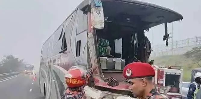 সকালে ঢাকা-মাওয়া এক্সপ্রেসওয়েতে দুর্ঘটনায় নিহত ১, আহত ১৫