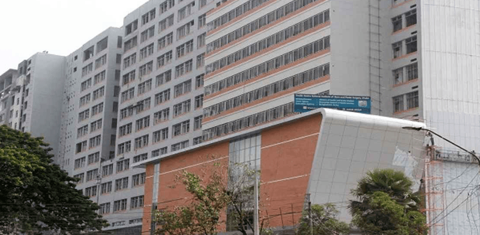 তুরাগে বাসায় গ্যাস বিস্ফোরণ, অন্তঃসত্ত্বা নারীসহ দগ্ধ ১০