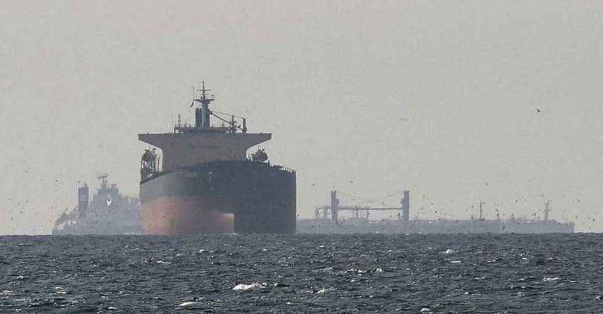 হরমুজ খুলতে নতুন আল্টিমেটাম ট্রাম্পের, ইরানের কড়া জবাব