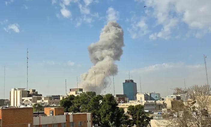 ভয়াবহ হামলার প্রস্তুতি নিচ্ছে তেহরান, ইরানি কর্মকর্তার হুঁশিয়ারি