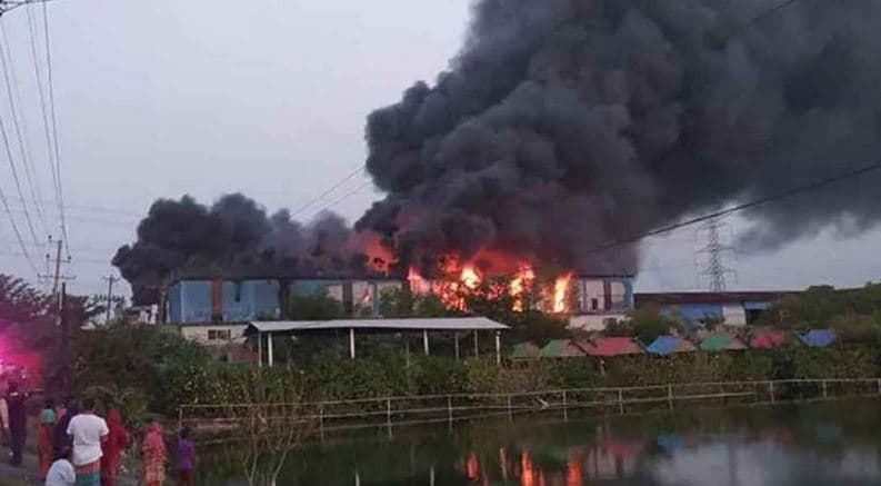 কেরানীগঞ্জে গ্যাসলাইট কারখানায় আগুন, নিহত ৫