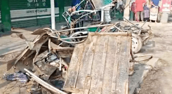 নাটোরে ট্রাক-ইজিবাইক সংঘর্ষ, নিহত ৩