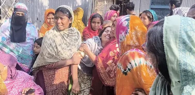 উঠানে দাদির, সরিষা ক্ষেতে নাতনির বিবস্ত্র মরদেহ