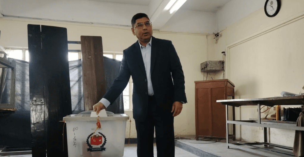 দেড় বছরের অপেক্ষার অবসান, নির্ভয়ে ভোট কেন্দ্রে আসুন: সেনাপ্রধান