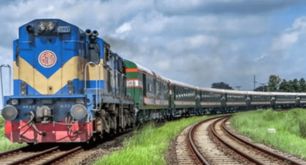 ঈদযাত্রায় আজ মিলছে ১৮ মার্চের ট্রেনের টিকিট