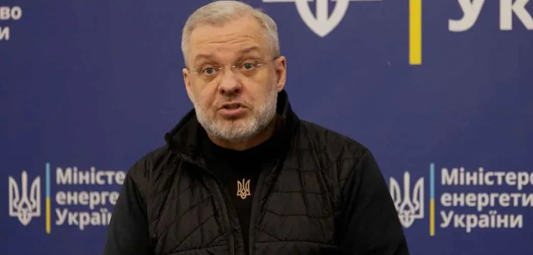 ‘মিডাস’ কেলেঙ্কারি: পালানোর সময় ধরা পড়লেন জেলেনস্কির ঘনিষ্ঠ সাবেক মন্ত্রী