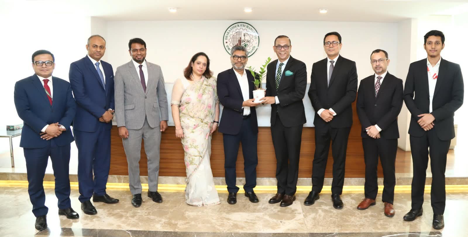 প্রধানমন্ত্রীর বিশেষ সহকারীর সঙ্গে ডিএসইর বৈঠক, উন্নয়ন নিয়ে আলোচনা