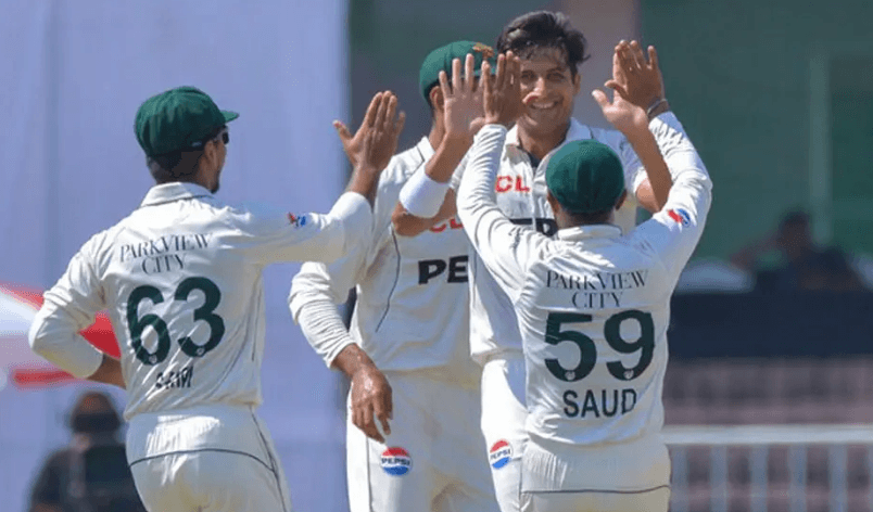 চার নতুন মুখ ও নতুন কোচকে নিয়ে টেস্ট খেলতে বাংলাদেশে আসছে পাকিস্তান