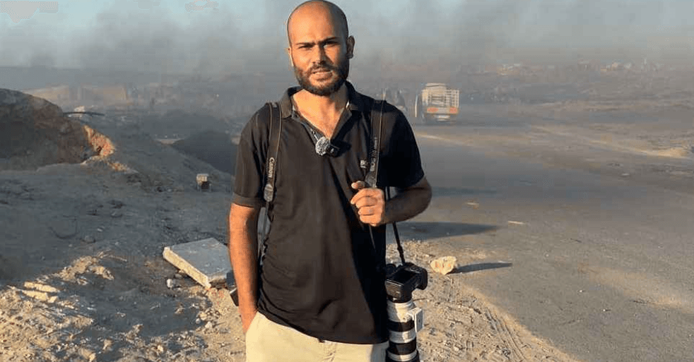 গাজায় ধ্বংসযজ্ঞের ছবি তুলে পুলিৎজার পেলেন ফিলিস্তিনি আলোকচিত্রী