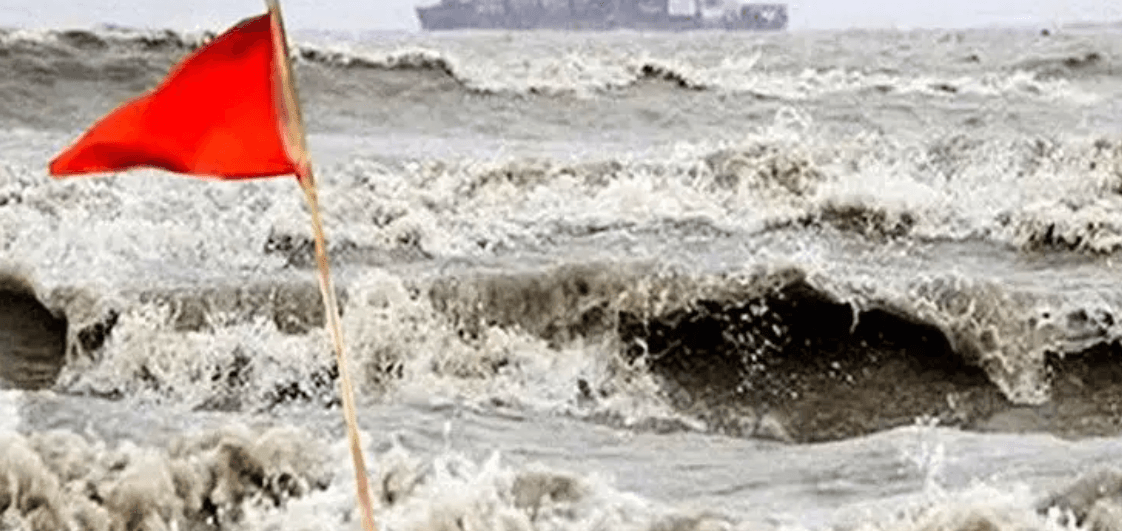 উপকূলে ঝড়ো হাওয়ার আশঙ্কা, সব সমুদ্রবন্দরে ৩ নম্বর সতর্ক সংকেত