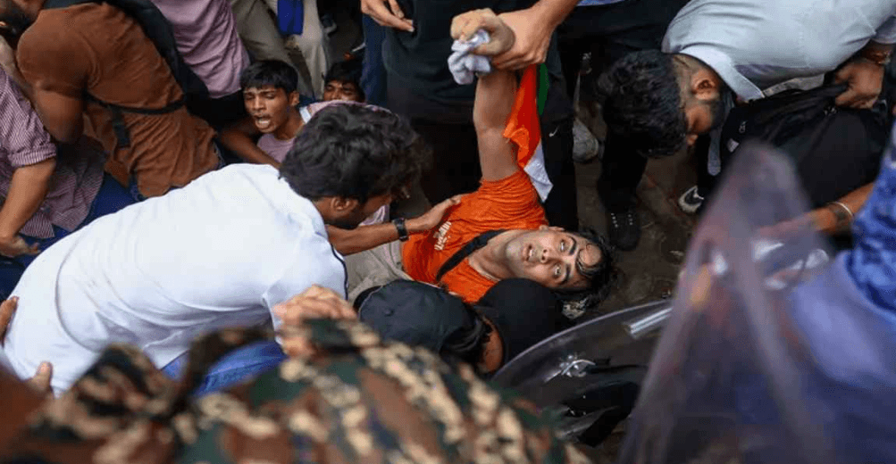 দিল্লিতে ফের ইন্টারনেট বন্ধ, পুলিশের সঙ্গে বিক্ষোভকারীদের সংঘর্ষ