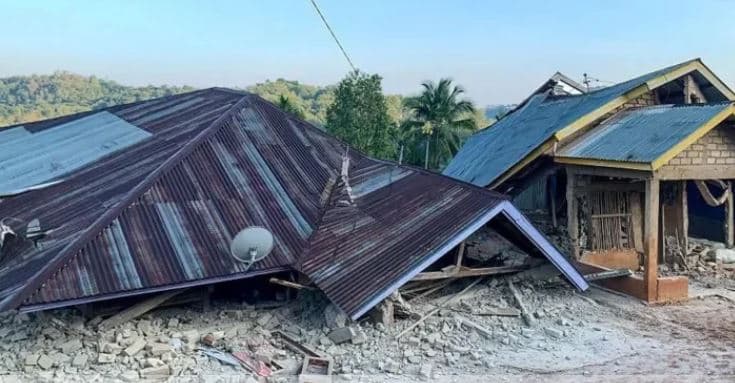 ইন্দোনেশিয়ায় ৭.৭ মাত্রার ভূমিকম্প, নিহত ৩৮