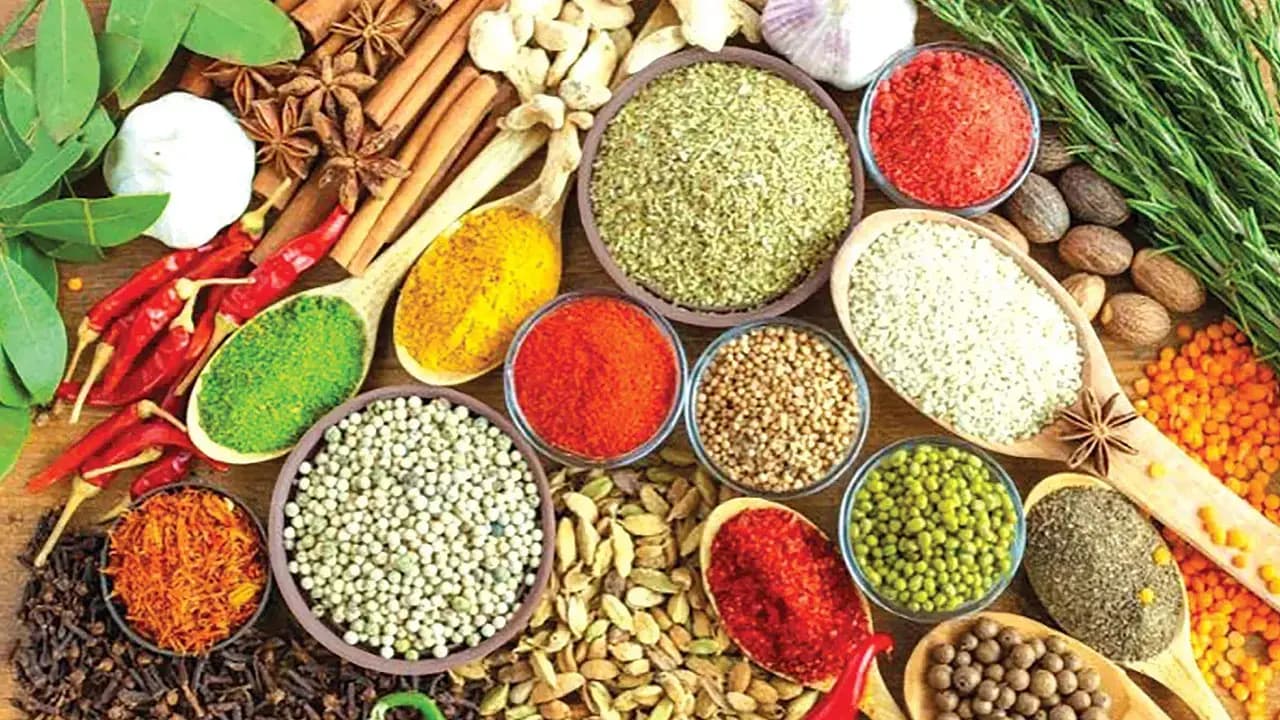 ঈদ সামনে, ঝাঁজ বেড়েছে মসলার বাজারে