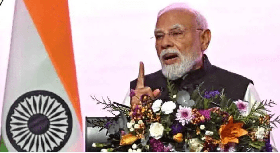 শিক্ষামন্ত্রীর পদত্যাগের দাবি নাকচ, অনড় মোদী সরকার
