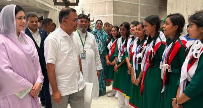 দেশের কল্যাণে কাজ করতে শিক্ষার্থীদের প্রস্তুত হতে বললেন প্রধানমন্ত্রী