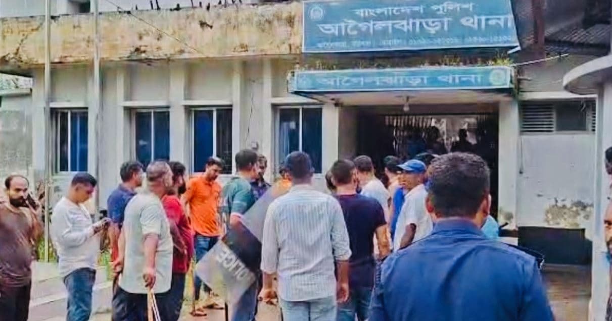 আসামির মৃত্যুর গুজবে বরিশালে থানায় হামলা-ভাঙচুর, আহত পুলিশ সদস্য