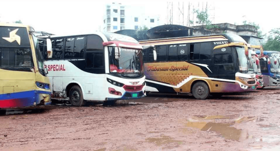 কর্মবিরতিতে রাজশাহীর সঙ্গে বাস চলাচল বন্ধ, ভোগান্তিতে যাত্রীরা