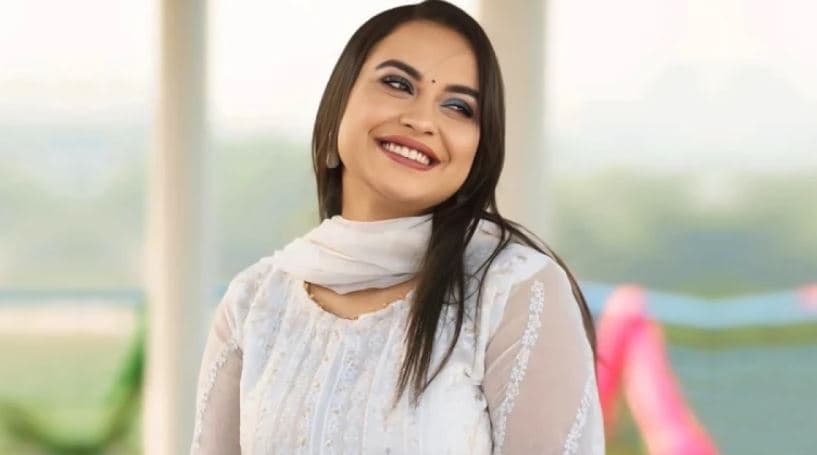 বসুন্ধরা থেকে অভিনেত্রী রিধিকা রিধির ঝুলন্ত মরদেহ উদ্ধার