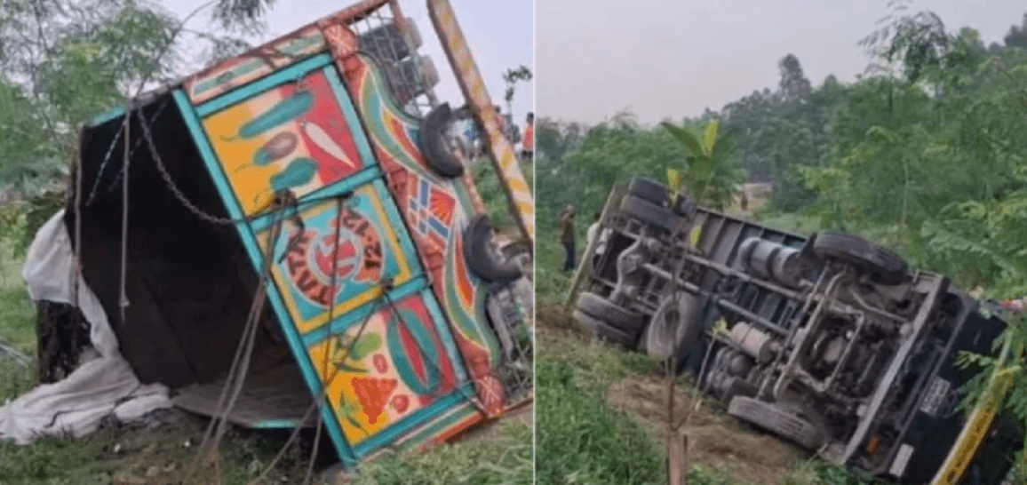 টাঙ্গাইলে রডবোঝাই ট্রাক খাদে উল্টে নিহত ১৫