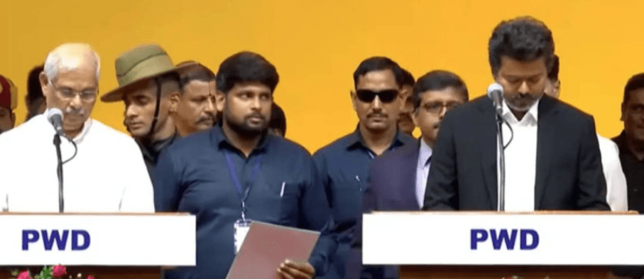 তামিলনাড়ুর মুখ্যমন্ত্রী হিসেবে শপথ নিলেন থালাপতি বিজয়