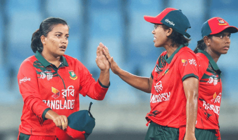 লড়াই জমিয়েও শ্রীলঙ্কার কাছে হার, সেমিফাইনালের অপেক্ষা বাড়ল বাংলাদেশের
