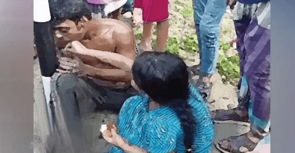 রাতভর খুঁটিতে বাঁধা বাবাকে চা-রুটি খাওয়ালেন মেয়ে, ভিডিও ভাইরালের পর মুক্তি