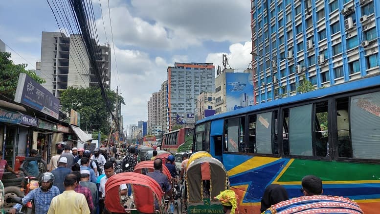 দুর্গাপূজার ৫ দিনের ছুটি শেষে খুলেছে অফিস