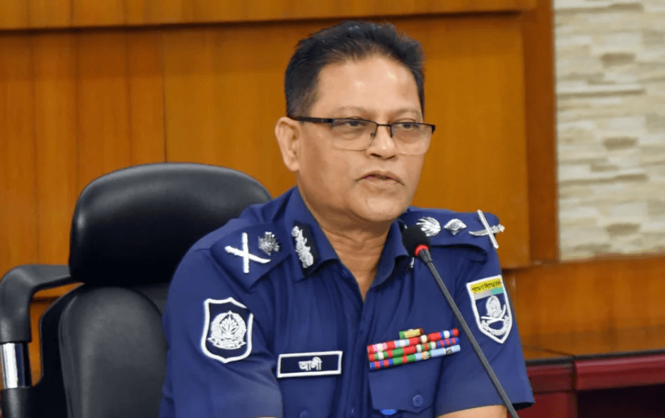 সরকার অনুমোদন দিলে প্রয়োজনে ক্রসফায়ারেও পিছপা হবে না পুলিশ: আইজিপি