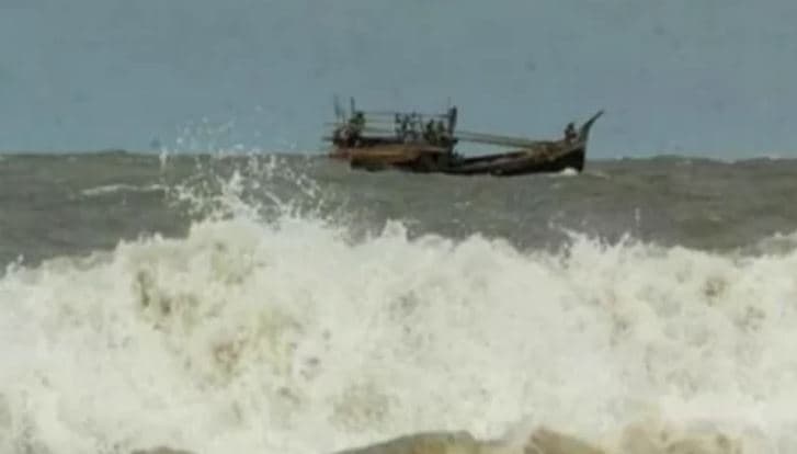 সাগরে গভীর নিম্নচাপ, সোমবার ঘূর্ণিঝড়ে রূপ নেওয়ার শঙ্কা
