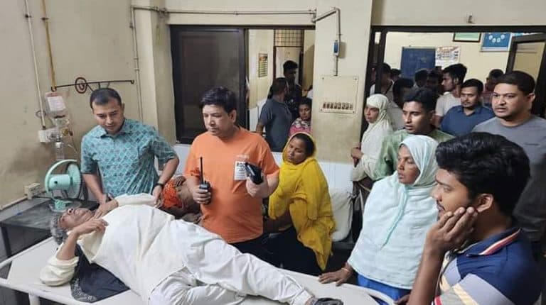 কুষ্টিয়ায় চেয়ারম্যান প্রার্থীকে মারধর