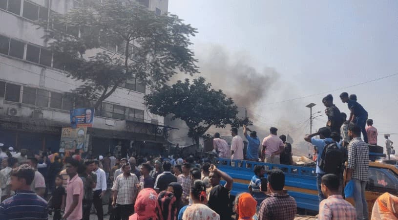 টঙ্গীতে তুলার গোডাউনে আগুন, নিয়ন্ত্রণে ৭ ইউনিট