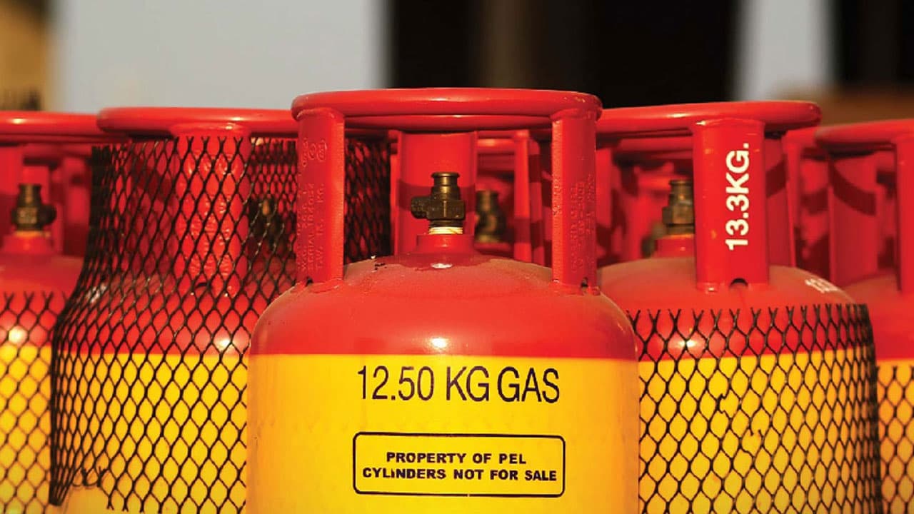 ১২ কেজি এলপিজি সিলিন্ডারের দাম কমলো ২৬ টাকা