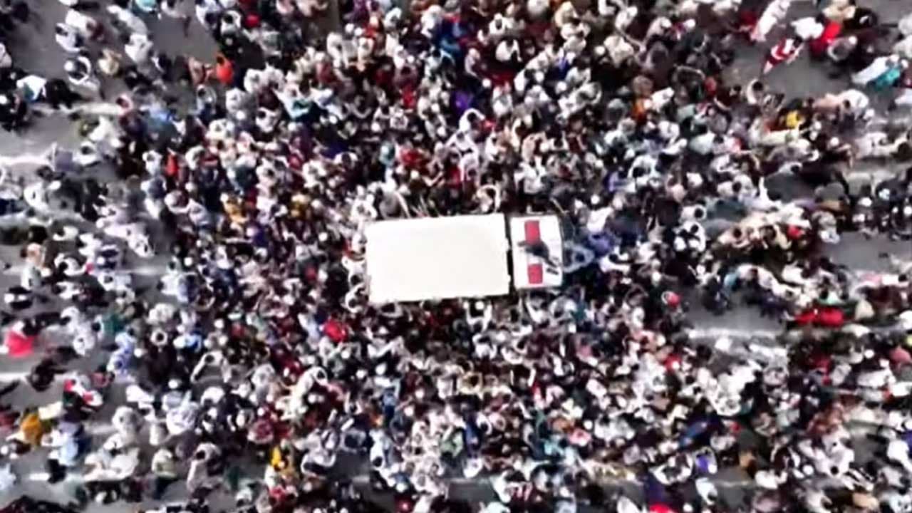 শহীদ হাদিকে সংসদ প্লাজা থেকে অশ্রুসিক্ত বিদায়