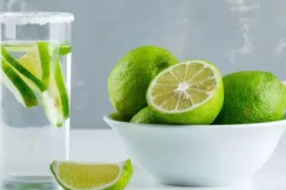 প্রতিদিন লেবু পানি খেলে যেসব উপকার হয়