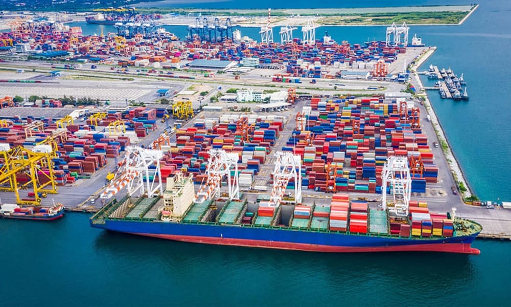 ৬ জাহাজ থেকে খালাস হচ্ছে জ্বালানি, বন্দরের পথে আরও ৪ জাহাজ