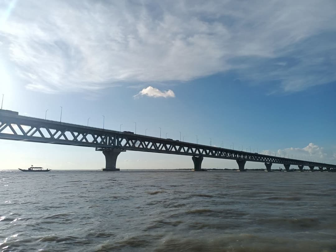 পদ্মা ও যমুনা সেতুতে রেকর্ড টোল আদায়, বেড়েছে যানবাহন পারাপার