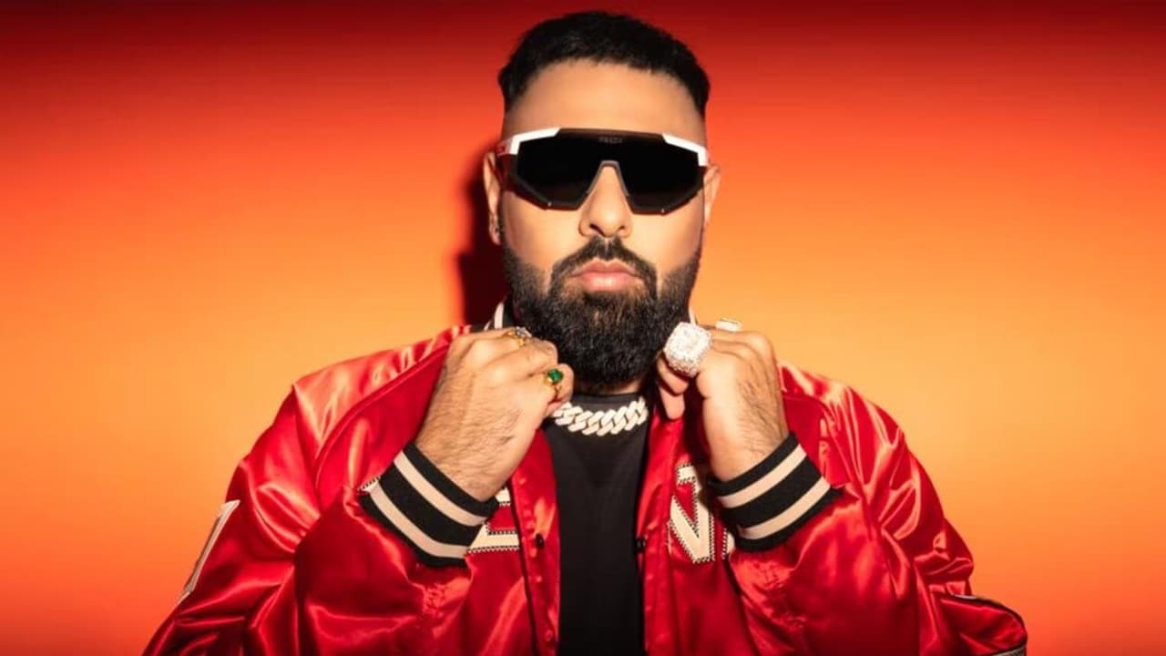 ১২ কোটি টাকার গাড়ি কিনে আক্ষেপ প্রকাশ বাদশার