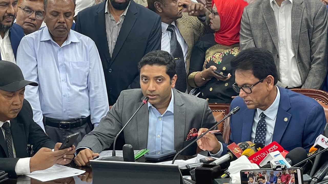 শিক্ষাপ্রতিষ্ঠানে কোনো রাজনৈতিক প্রভাব বরদাশত করা হবে না