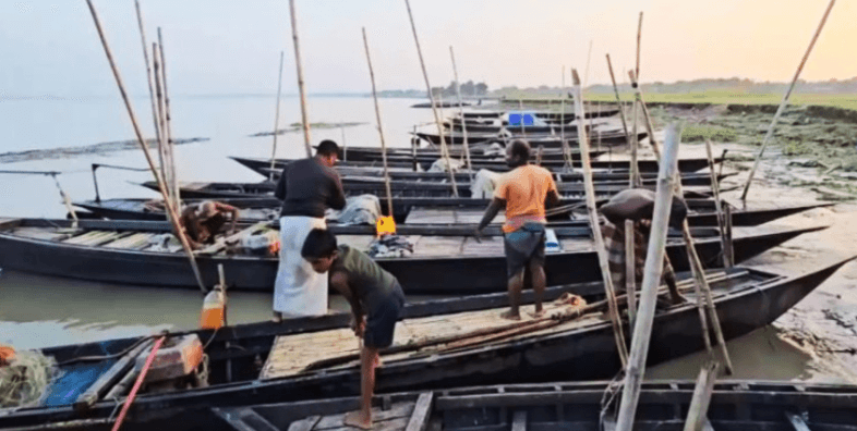 পদ্মা-মেঘনায় দুই মাস ইলিশসহ সব ধরনের মাছ ধরায় নিষেধাজ্ঞা