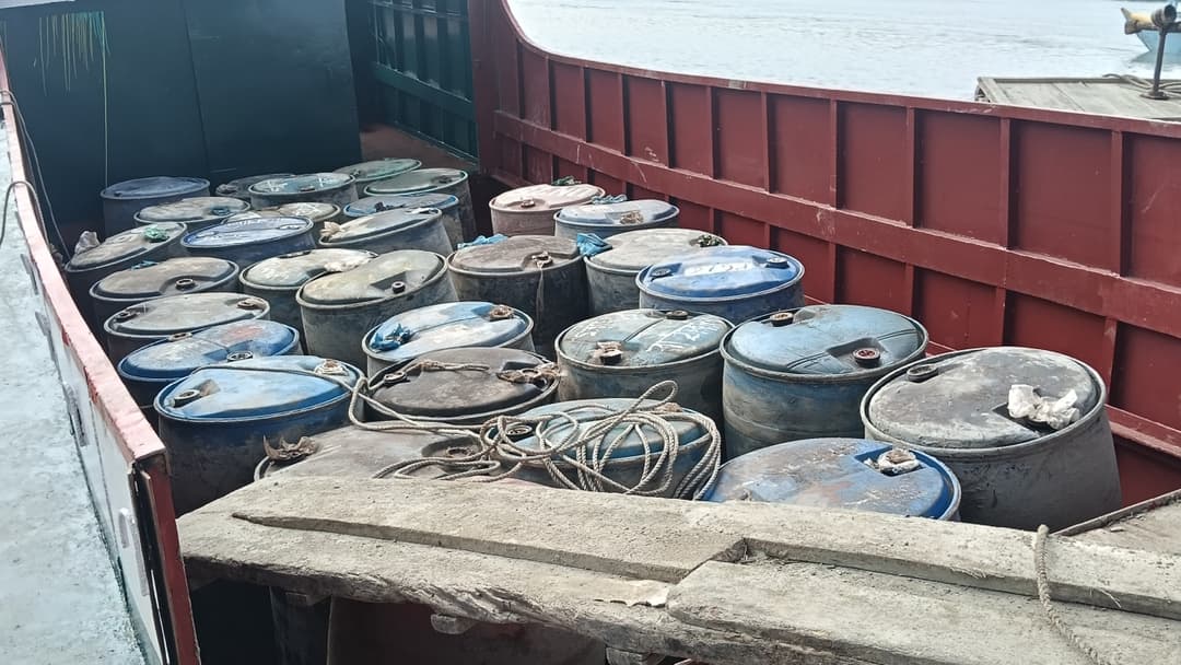 অবৈধভাবে সরবরাহকালে ৬ হাজার লিটার জ্বালানি তেল উদ্ধার