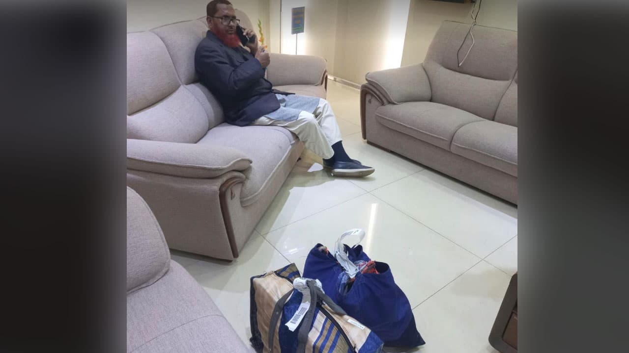 ঠাকুরগাঁও জেলা জামায়াতের আমির বিপুল পরিমাণ টাকাসহ আটক